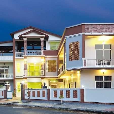 Blue Buddha Hotel Kampot Exterior photo