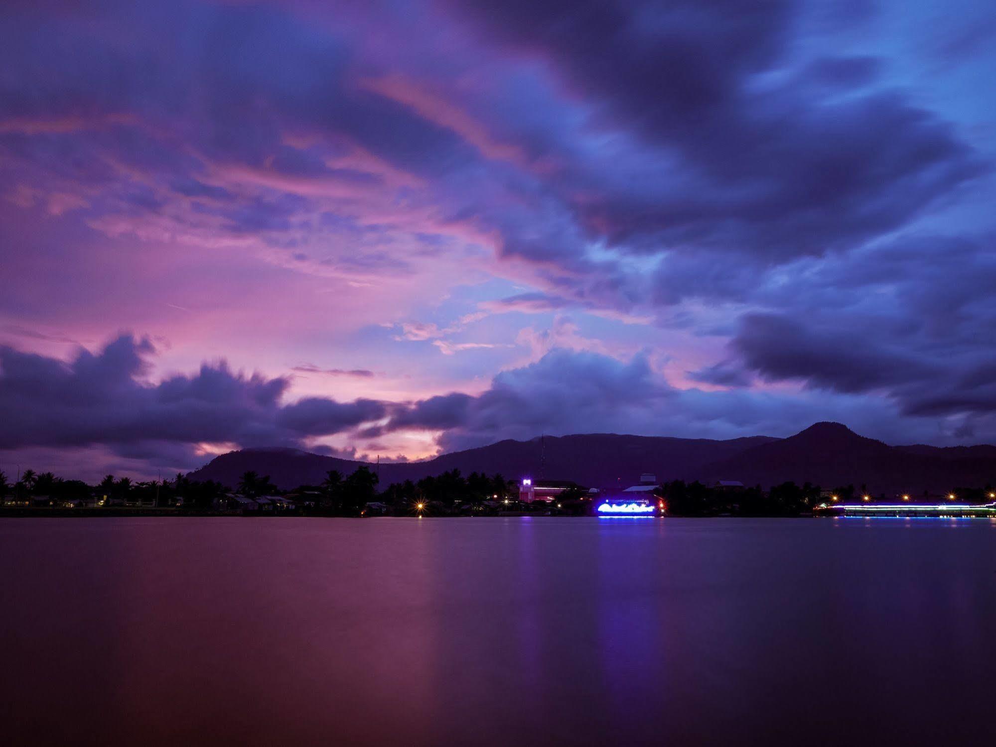 Blue Buddha Hotel Kampot Exterior photo